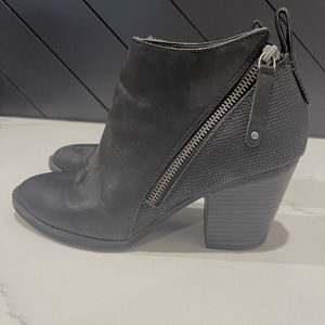 Dolce Vita Booties